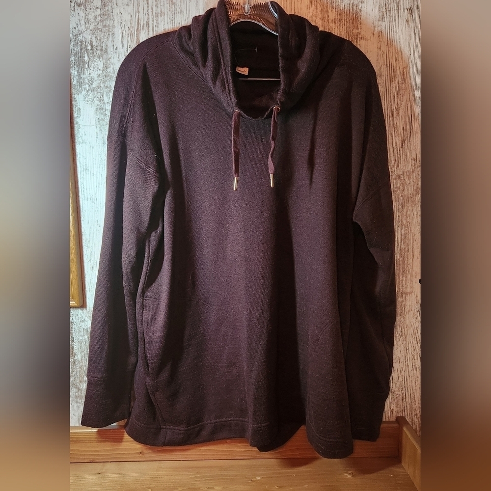 Cozy Old Navy Active Wear Shirt Heather Burgundy Cowl Neck Rose Gold Accents